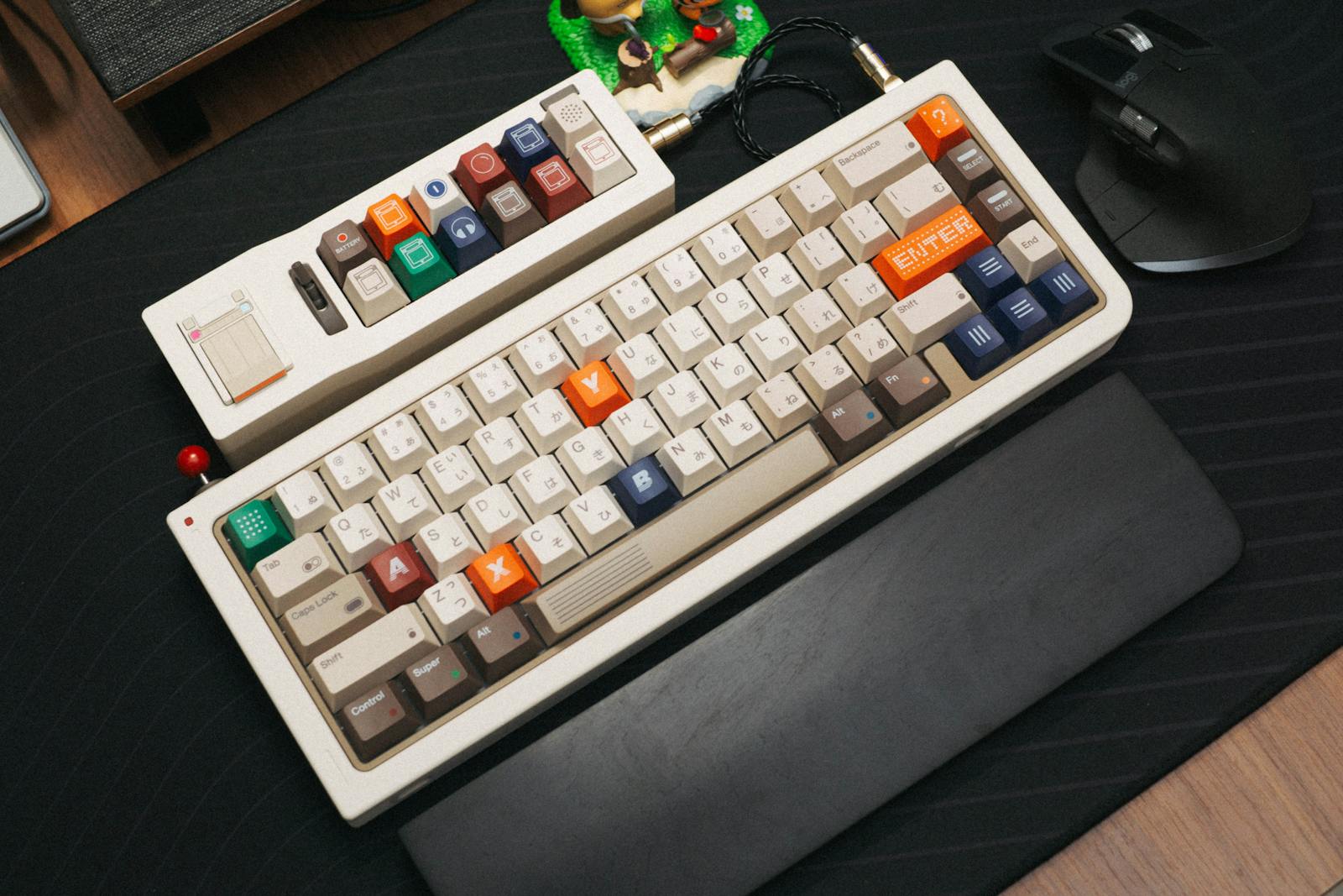Discuss switches, keycaps, materials.